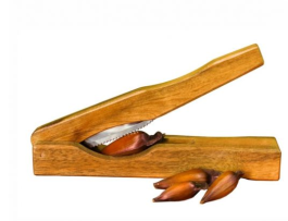 Descascador de Pinhão Manual