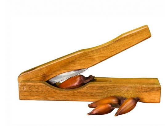 Descascador de Pinhão Manual