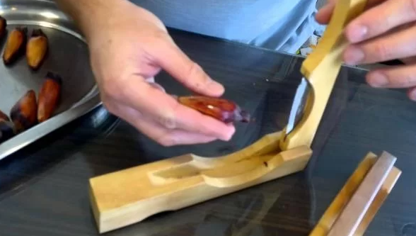 Descascador de Pinhão Manual - Imagem 4